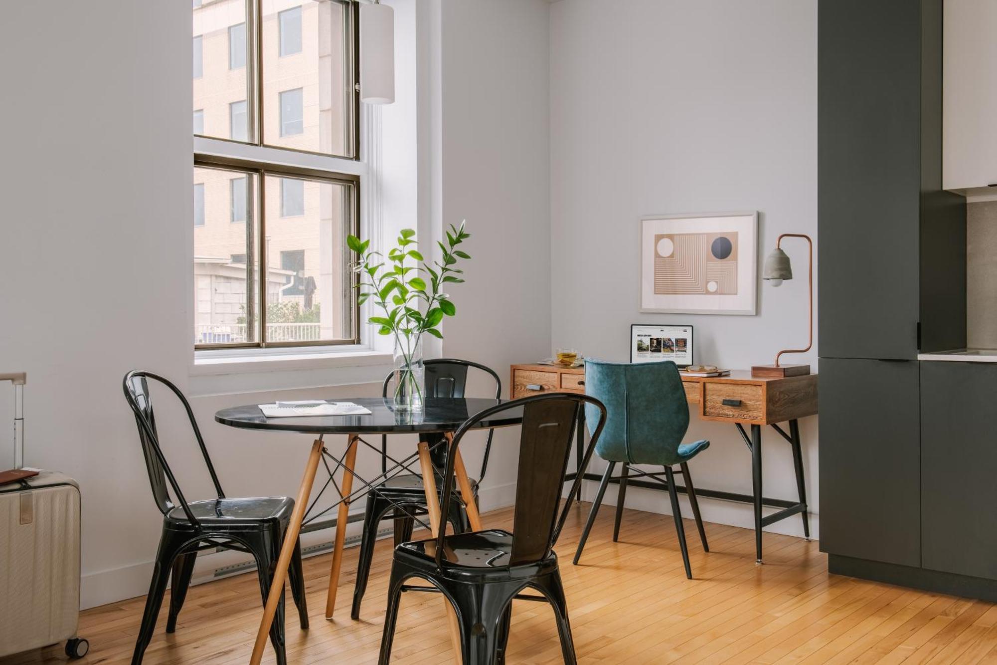 Sonder By Marriott Bonvoy Le Victoria Apartments Old Montreal Монреаль Экстерьер фото