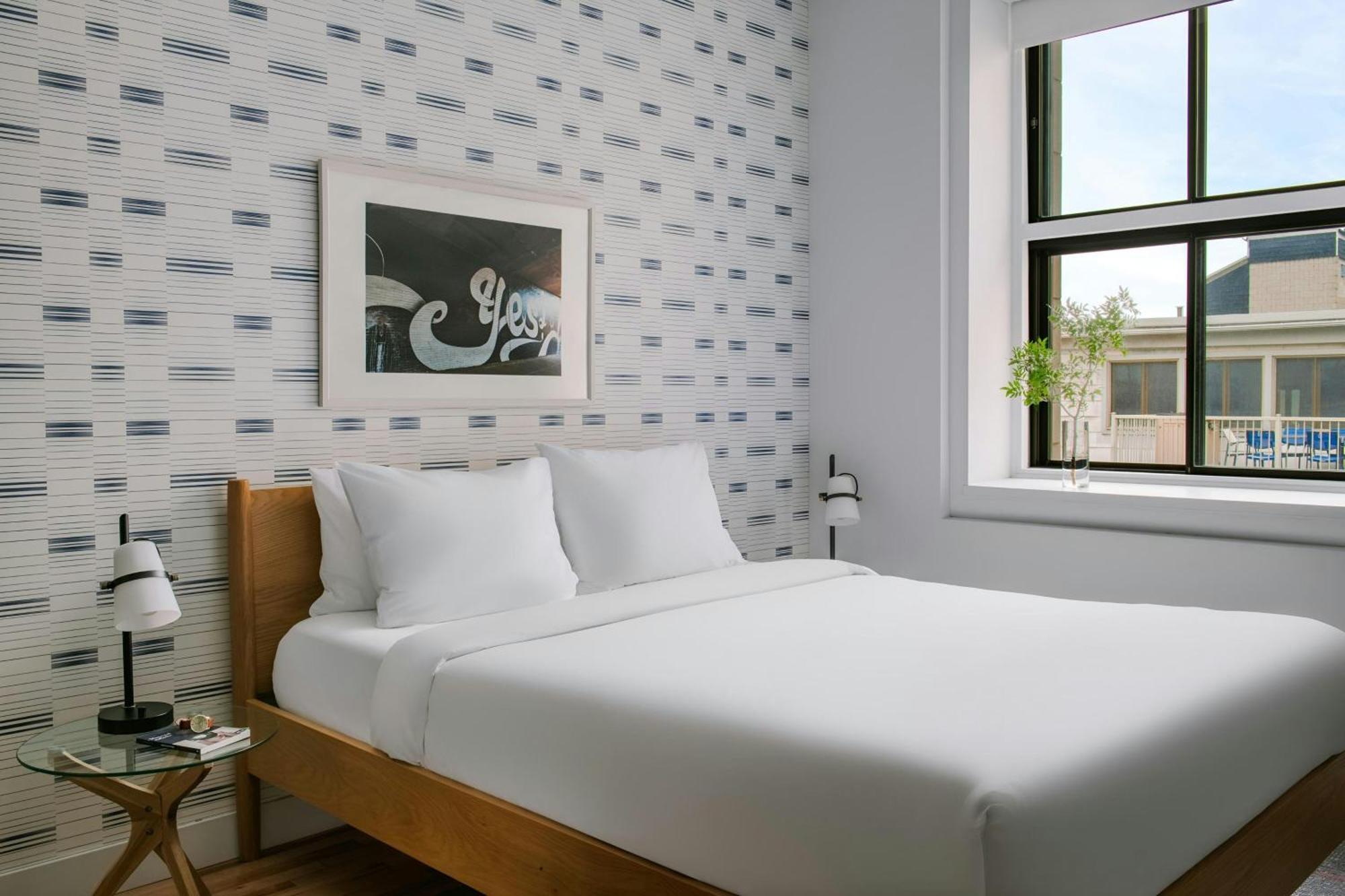 Sonder By Marriott Bonvoy Le Victoria Apartments Old Montreal Монреаль Экстерьер фото